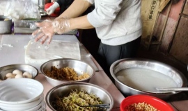 ������ˣ��̷ۣ������޵У��������ж�û�óԶ���ʳ����