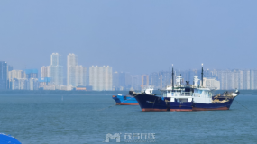 ����ˮ�����ذ�������һ�̶�վ���ε�����