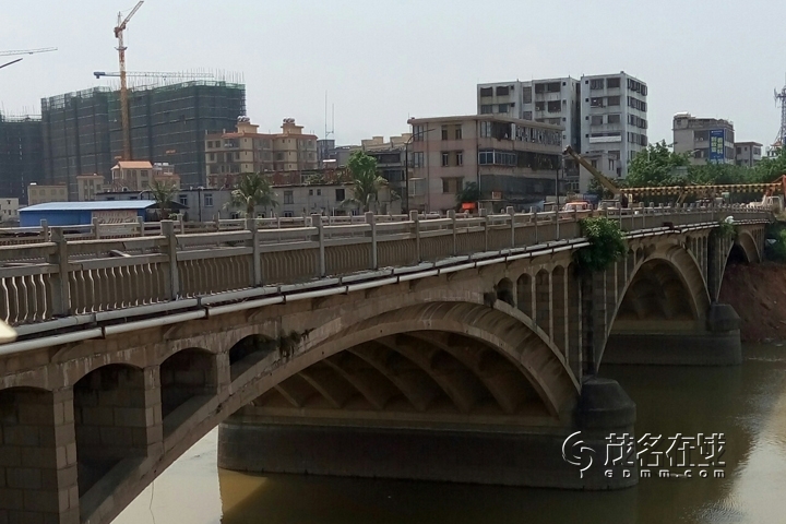 P50402-105933.jpg