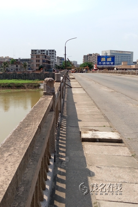 P50402-105958.jpg