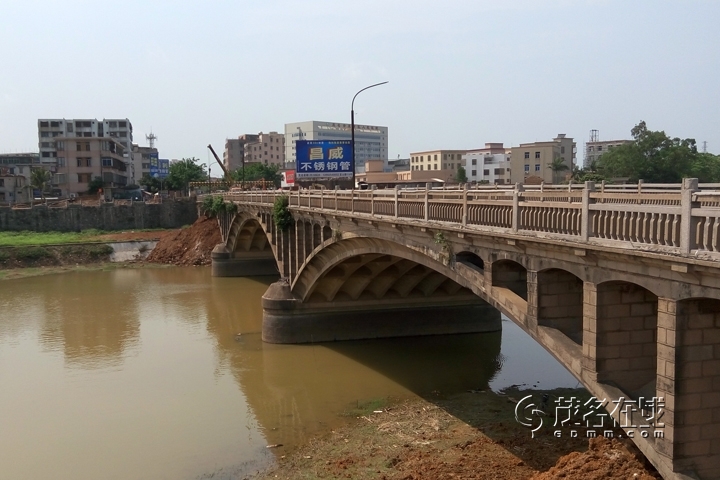 P50402-110020.jpg