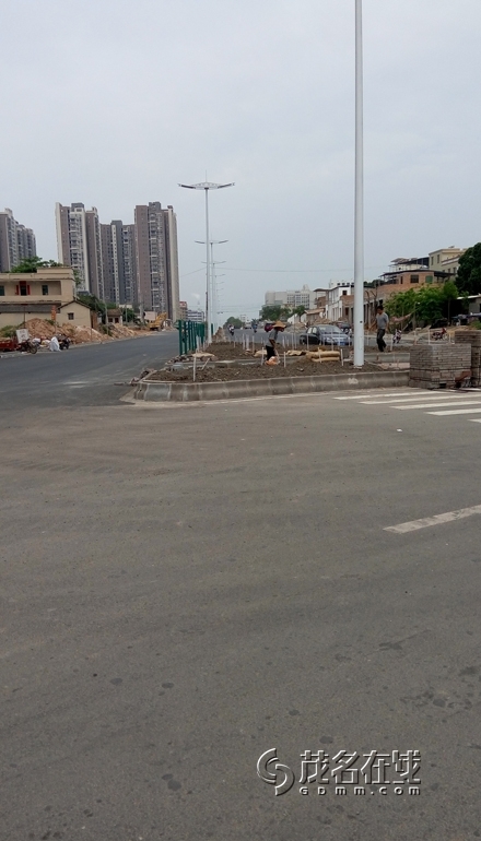 P50423-102529.jpg