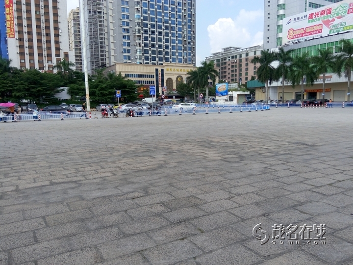 P50928-145219.jpg