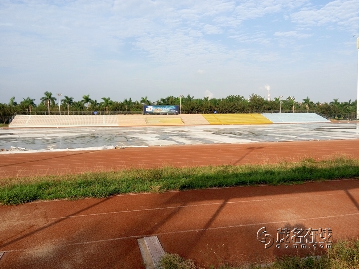 P51110-081512.jpg