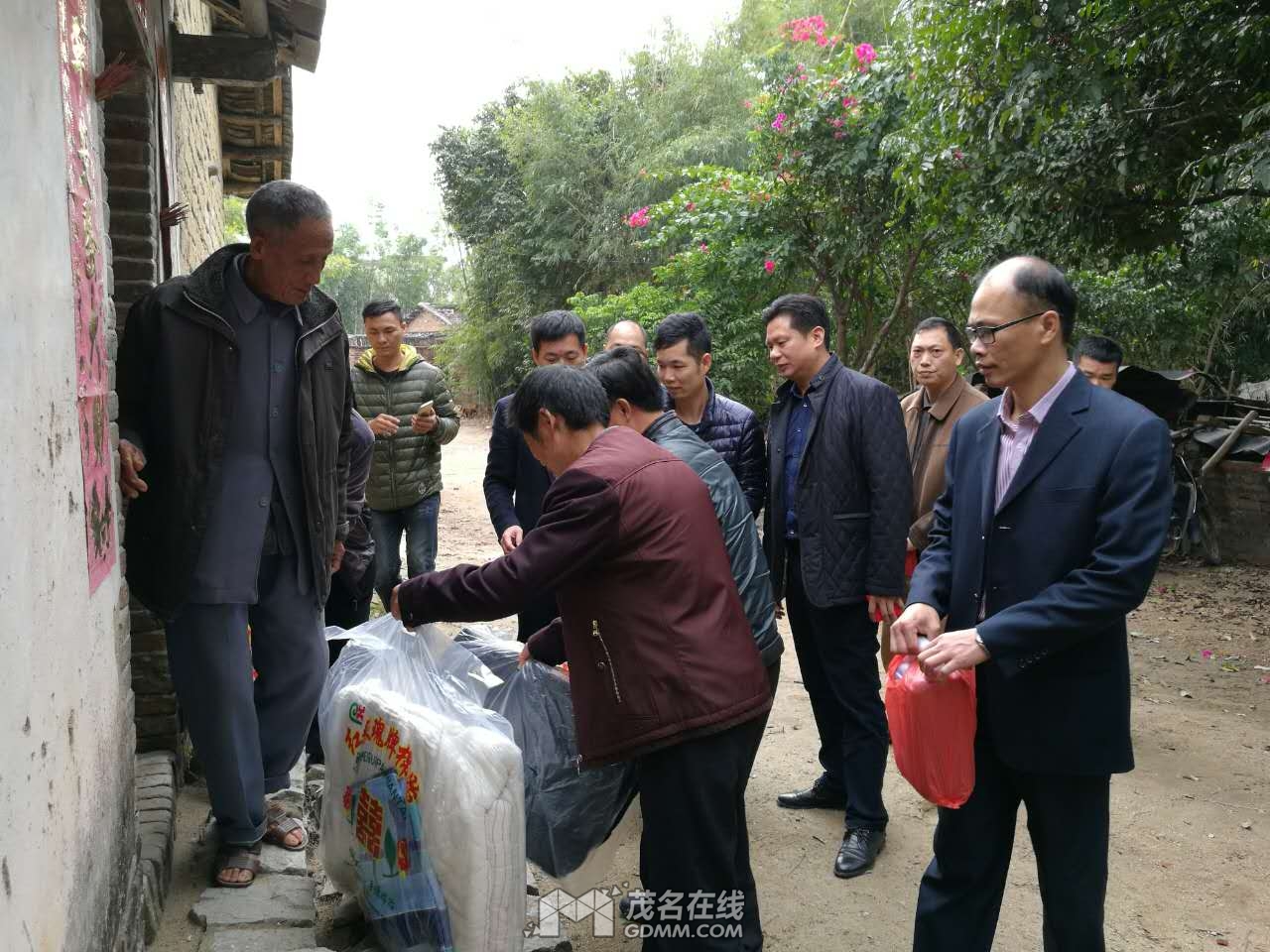 Ϊ����Ⱥ������������