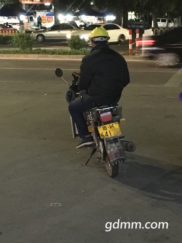 214311va9afa00g6a6babz_����.jpg