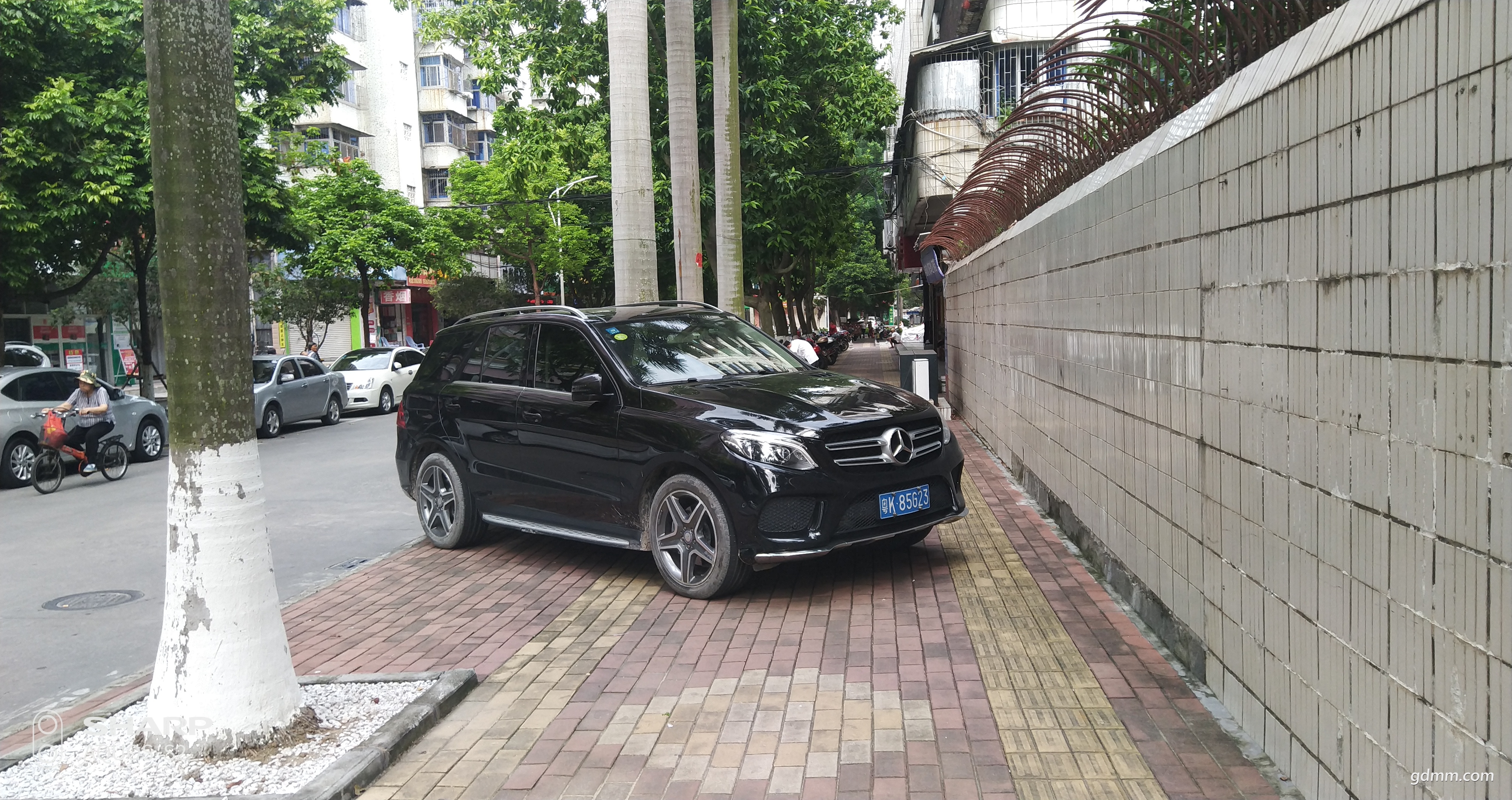 ֪����̨���ۺ�����֪������SUV�����Դ󷽿���·�����е����赲��һ�����е���