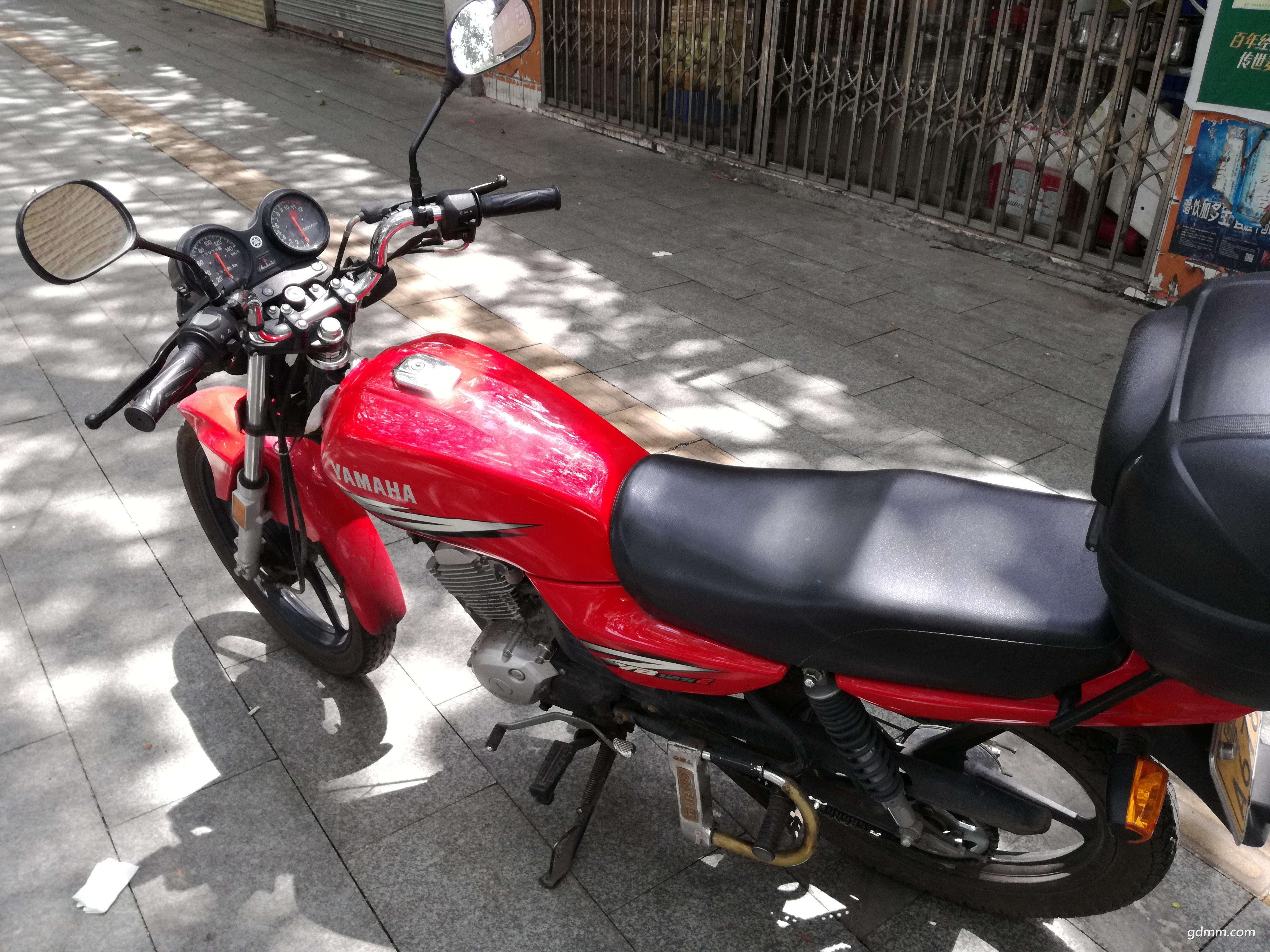 出售男装雅马哈天戟摩托车
