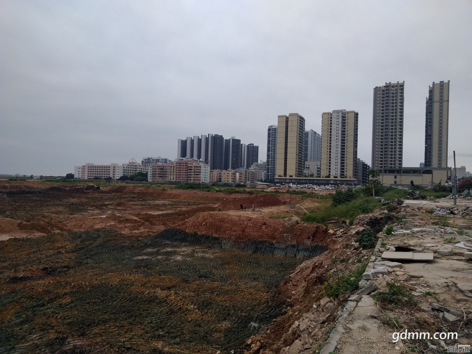 市规划局飞鹏海岸城已经开工了为何还未公示项目设计图17楼茂名规划局