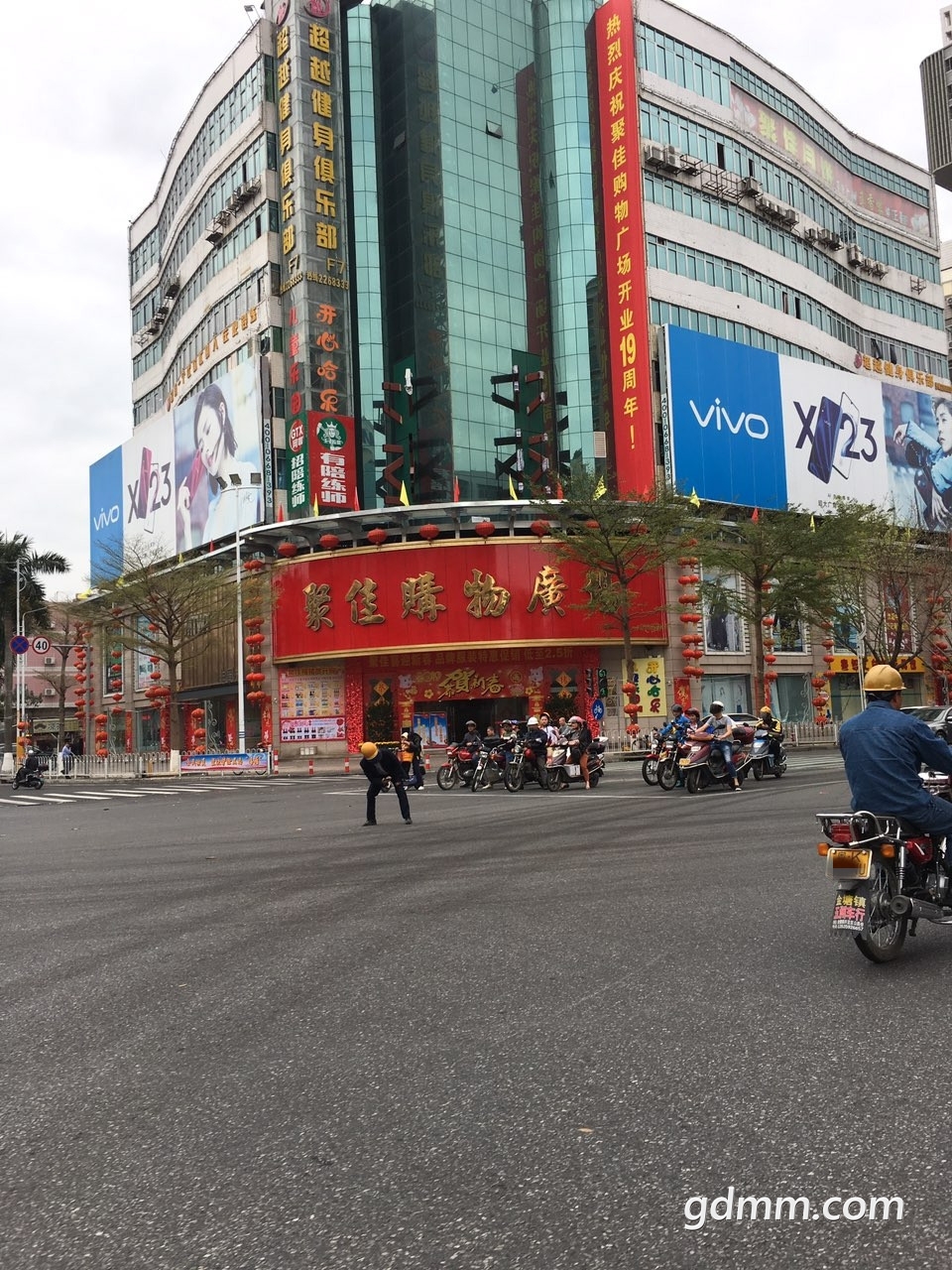 095528lzjj9cqc3tgno03c_����.jpg