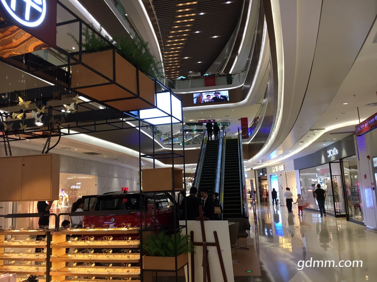 别整天拿湛江说事了,茂名人引以为豪的东汇城蚤都无多粒