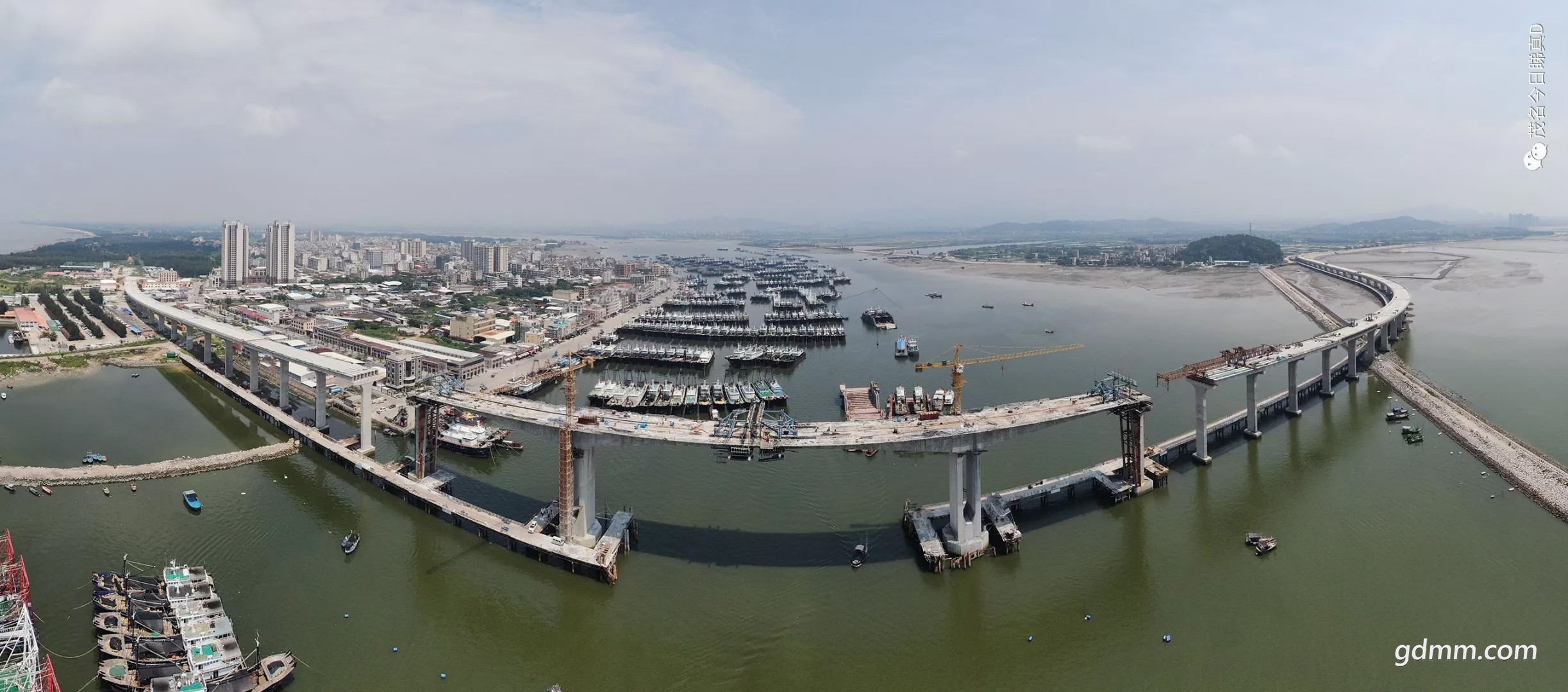 茂名博贺湾跨海大桥震撼航拍国庆前全线通车连接水东湾滨海旅游公路