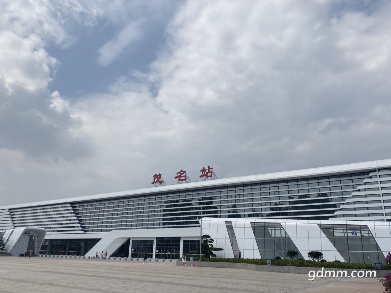 1020的茂名火车站南广场