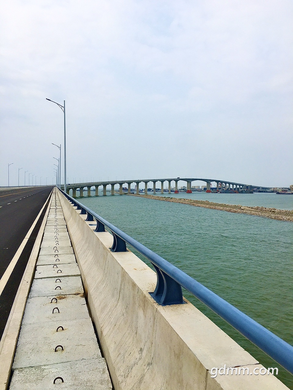 实拍美丽的博贺湾跨海大桥面朝大海春暖花开