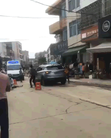 Fgrg_F3mla_UDld-H1yMkxC1TX5a.gif