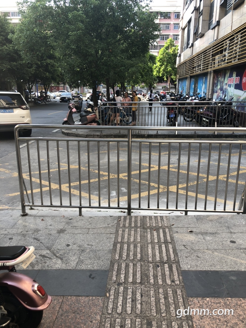 front1_FreUcEbri56EL3PBeBKVSkvkTmZ-.jpg