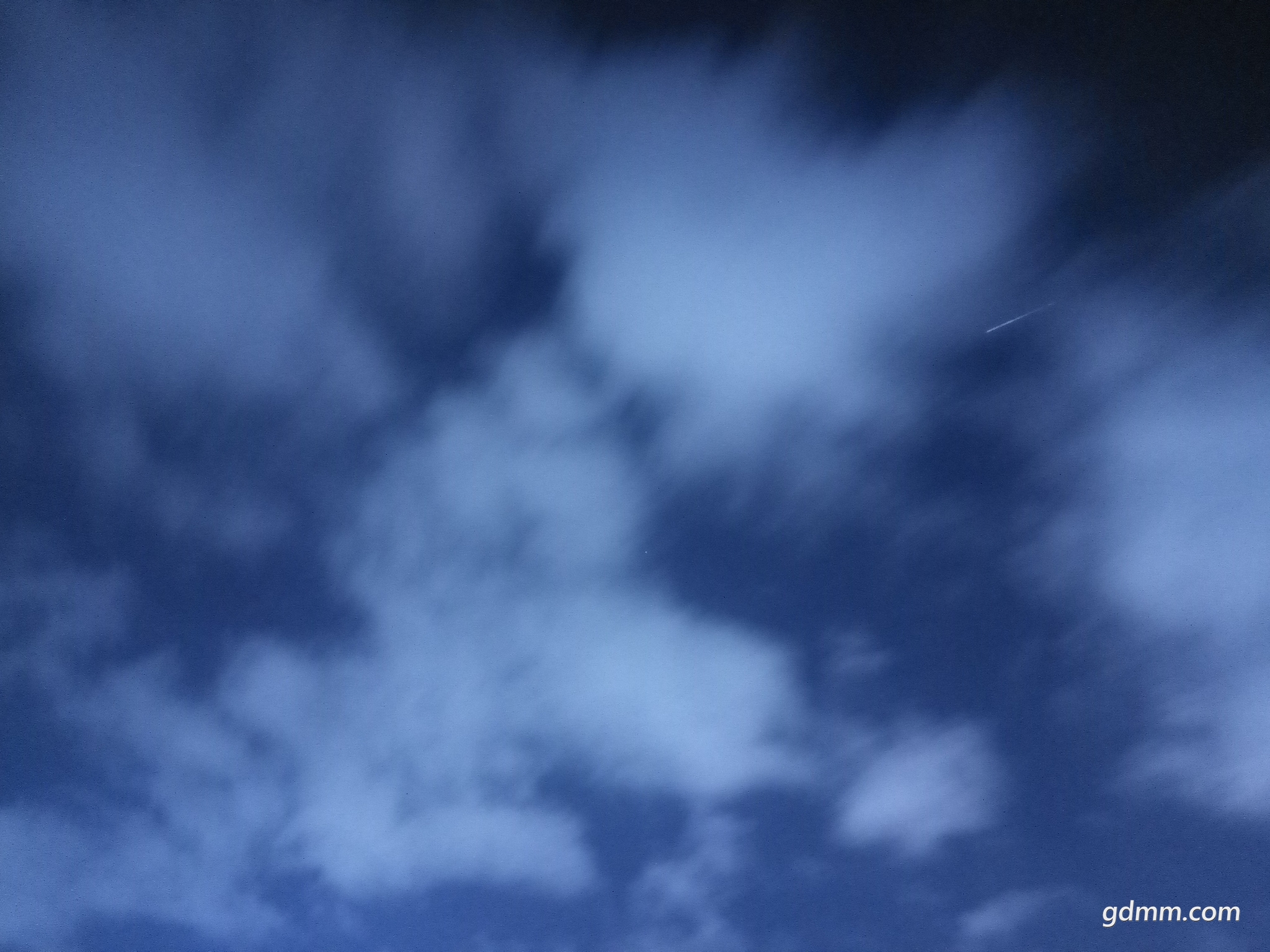 P00718-050427.jpg
