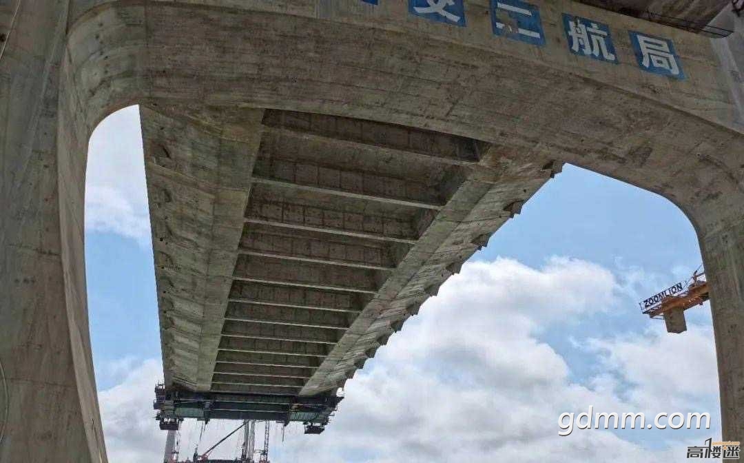 front1_Ft2d0Mb8hsvDavpLmyICP5W2Hs23.jpg
