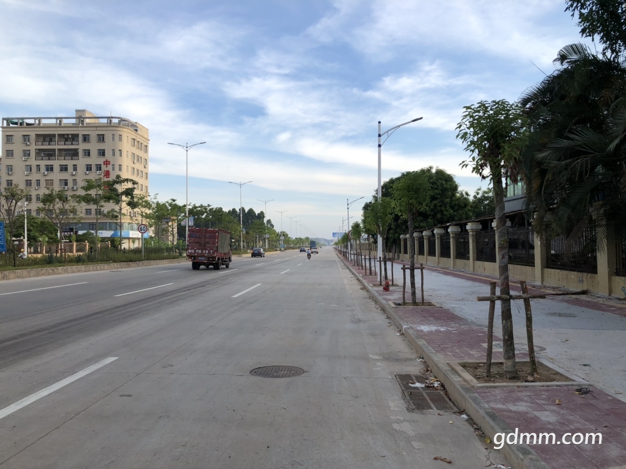 front1_FmUST8dHAf1epJ3tDiDAAQ6AbCot.jpg