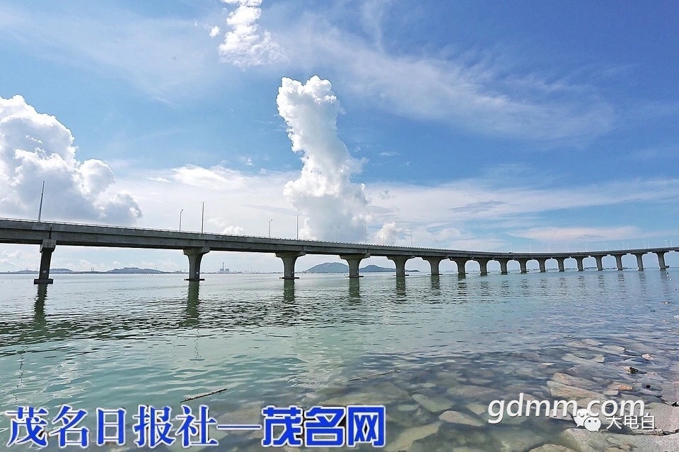 建设中的清福港跨海大桥