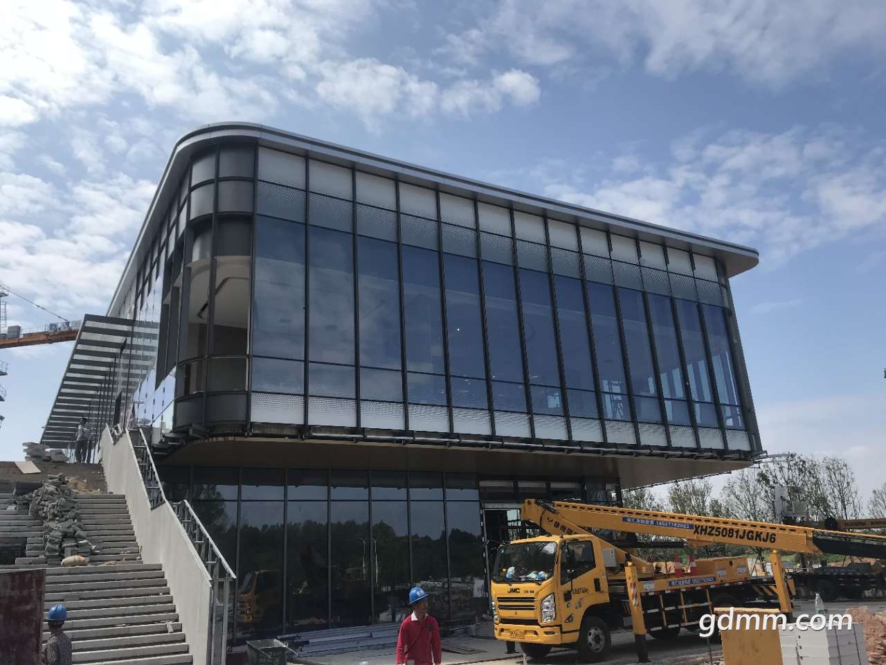 front2_0_FmXSL0vSAduHqbS7b1LPS2UO-x4j.1603442231.jpg