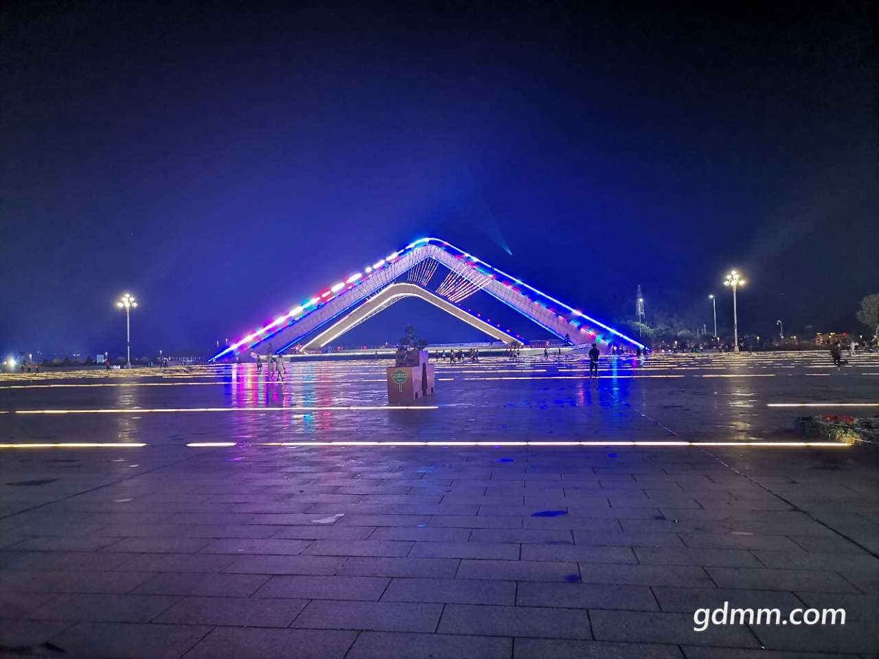 front2_0_FqlvK20bpoaJzK6USrvwbvtmkcF1.1603681488.jpg