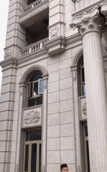 front2_0_lomsW3b9AgSRoTPtDKQVPxoz2h0U.1604589384.gif