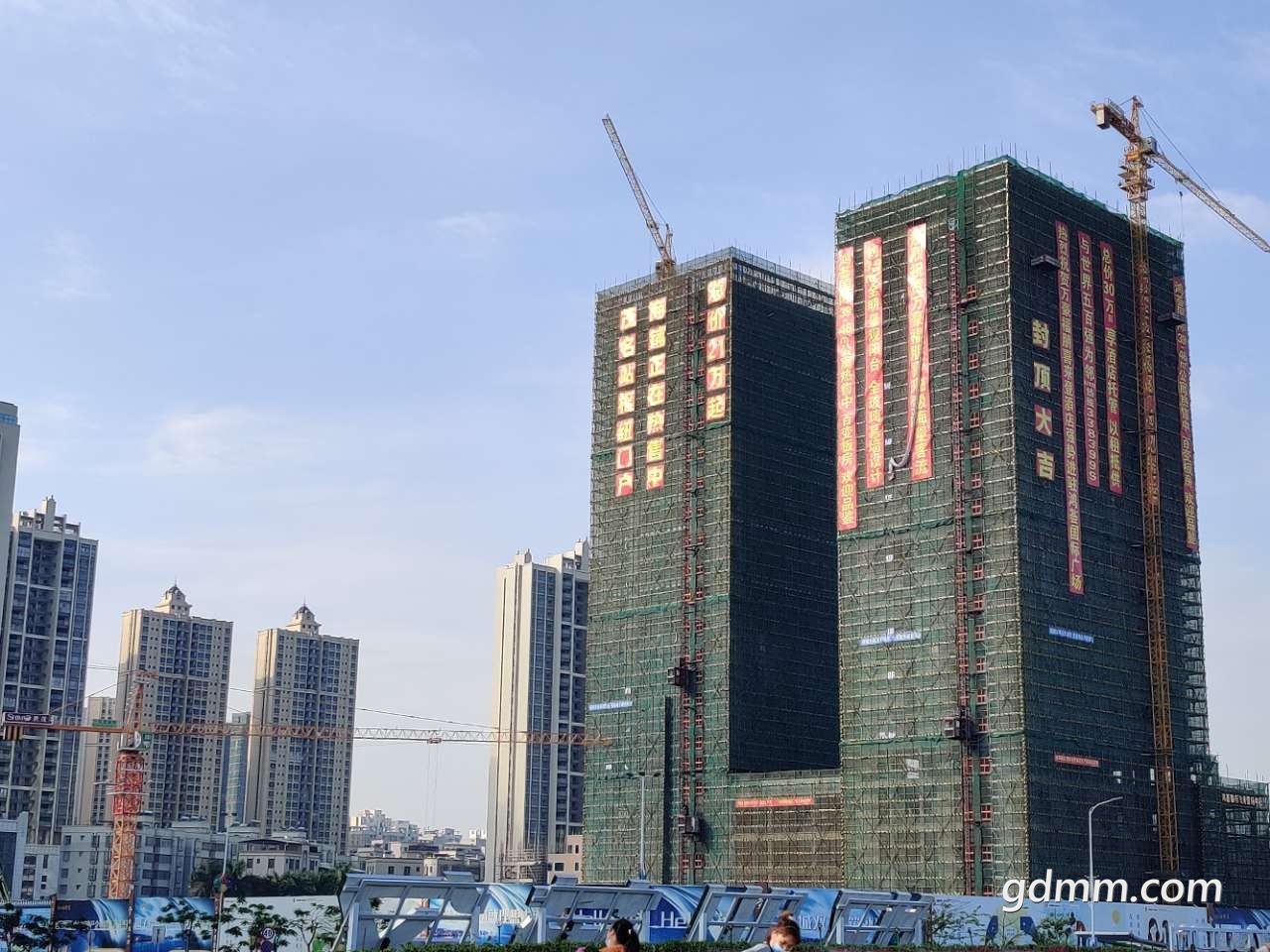 鸿荟国际广场最新进展!已全面封顶,外墙有惊喜-茂名论坛-话说茂名
