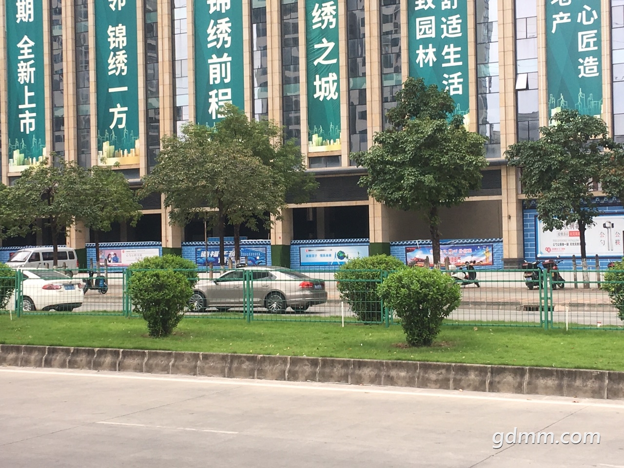 front1_0_Fu5ChjU0RuhwzmaJ1Nd6DmXmxVKo.1605704200.jpg