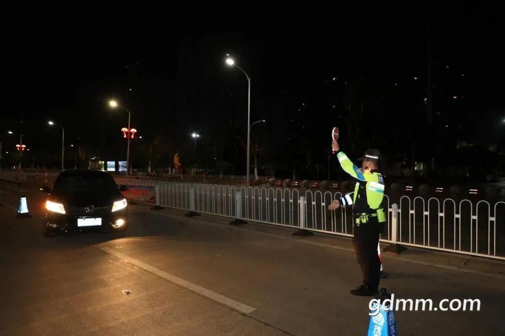 SUO5rIlIW698kA.jpg