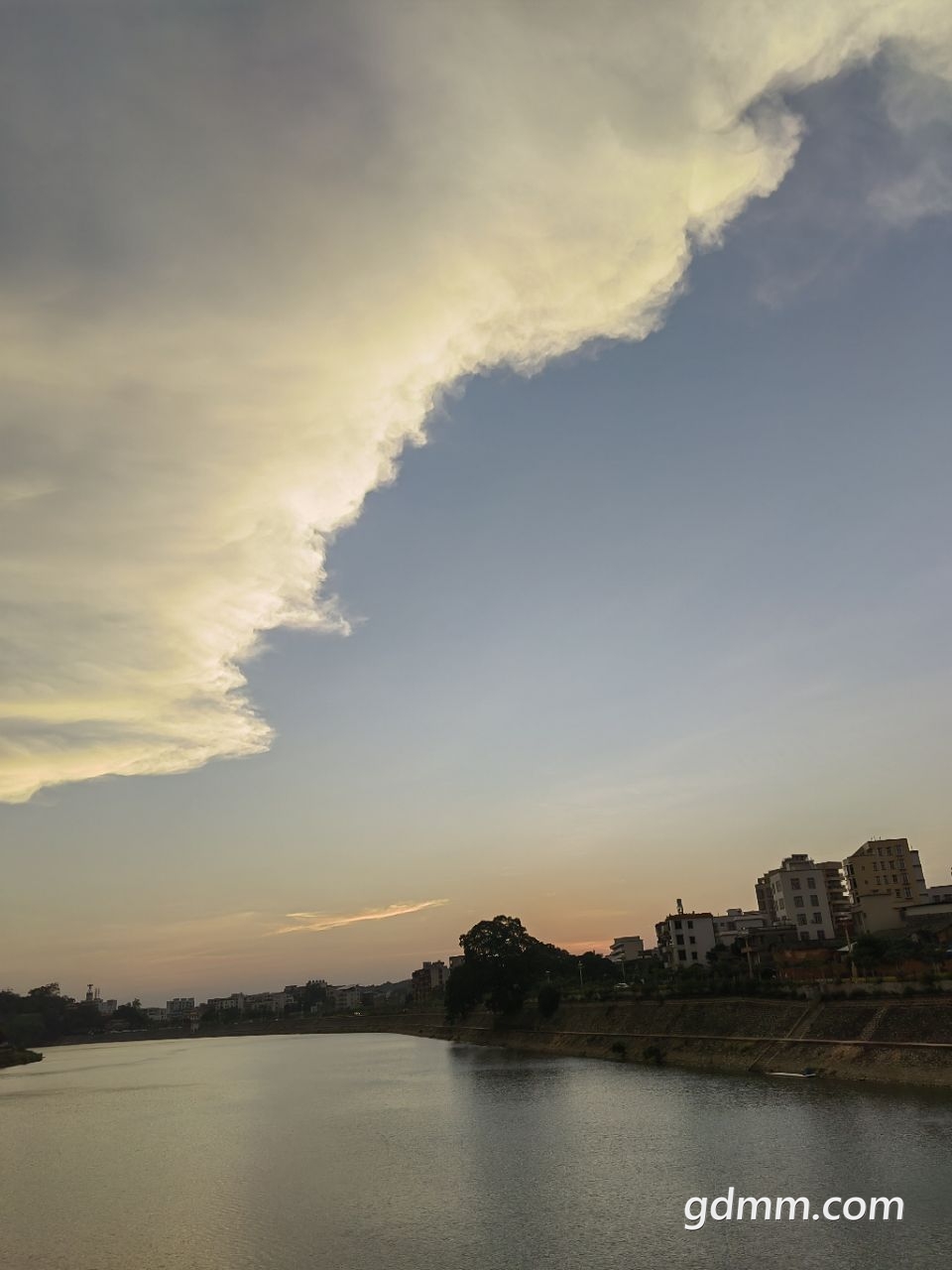 20221101180000front2_0_3377019_Fis0rahtvSdjDgCJn-KZvQabQmY3.jpg