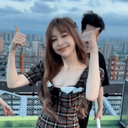 8b473272bc8e40c1b0b3268836c910be.gif