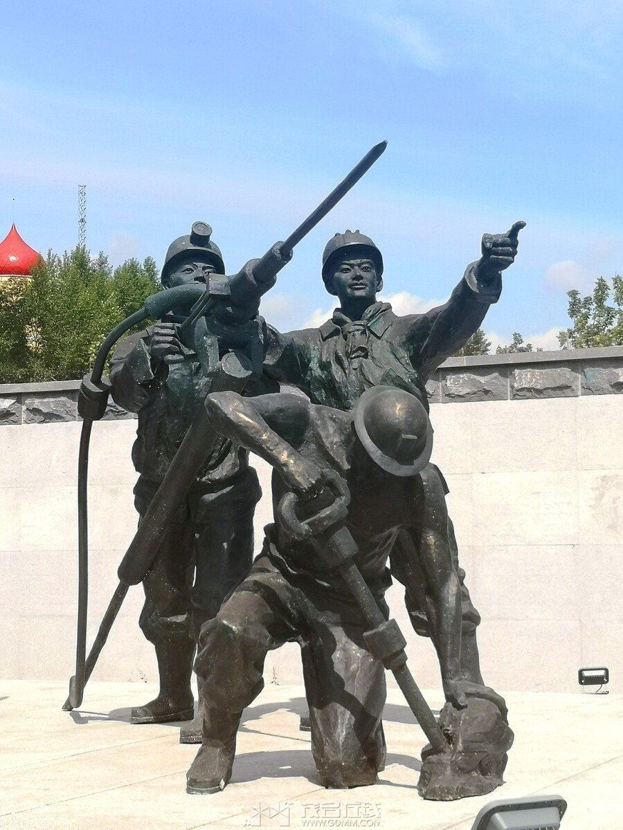 1292634383.jpg